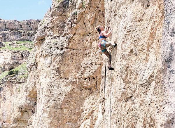 Escaladora de alto nivel Ilina Arsova visita La Paz