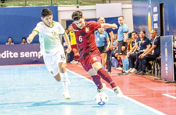 Bolivia termina última en su grupo en el futsal