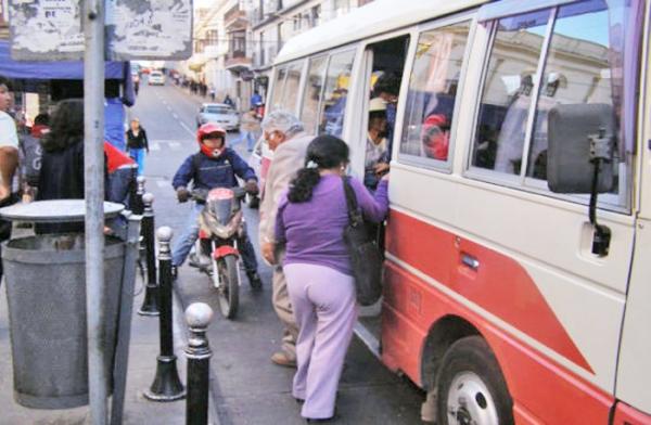 Protestas ante aumento de  tarifas del transporte urbano