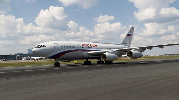 Aseguran que avión de Putin partió  a San Petersburgo tras amenaza