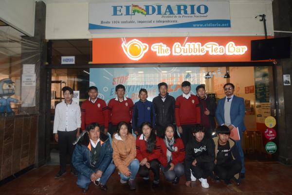 Estudiantes de colegio de Warisata  visitaron instalaciones de El Diario