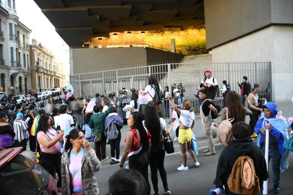 Colectivo LGBT marcha en protesta  por vulneraciones a sus derechos