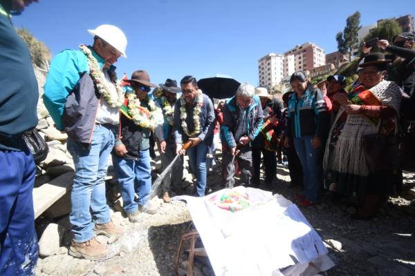 Inician canalización de Río Orkojahuira que comprenderá 550 metros de longitud