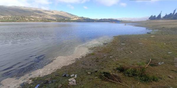 Comunarios denuncian que limpieza  en la laguna Corani fue suspendida