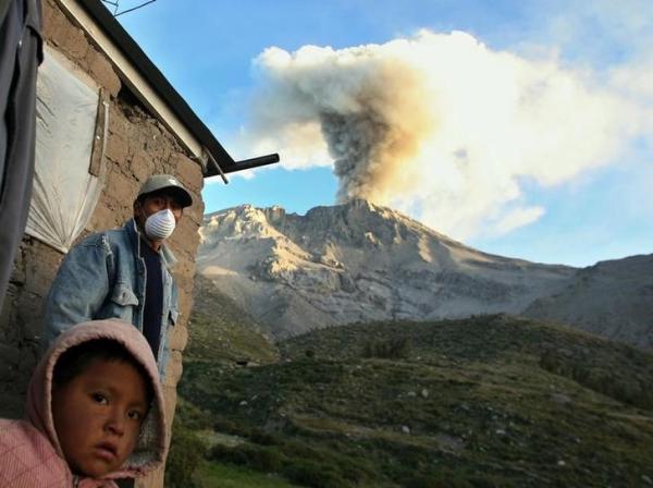 Perú declarará emergencia por la  emisión de cenizas del volcán Ubinas