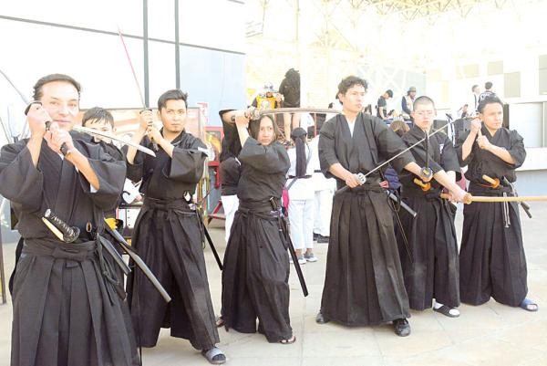 Feria de Artes Marciales concita la atención de los  paceños