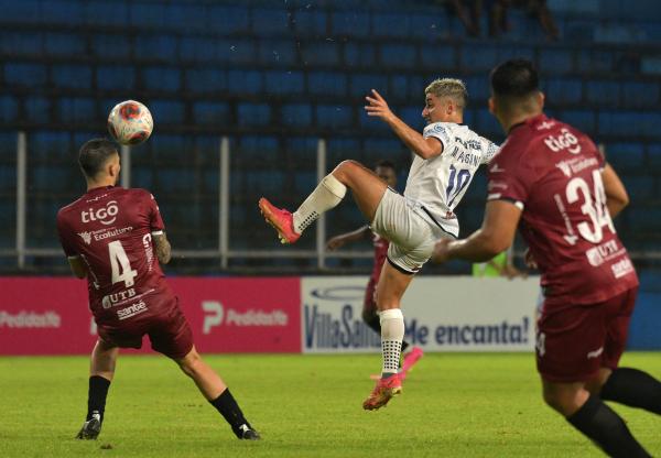 Copa “División Profesional”: Real arrancó un punto en Villa Tunari