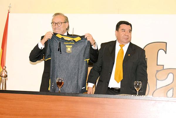 The Strongest y USFA  firman acuerdo de  cooperación