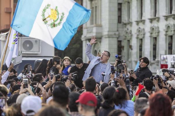 Justicia de Guatemala suspende  al Movimiento Semilla de Arévalo