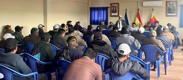 Ausencia gubernamental en reunión para  construcción de carretera Brecha Casarave