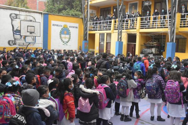 Educación ratifica retorno a clases para este lunes 24