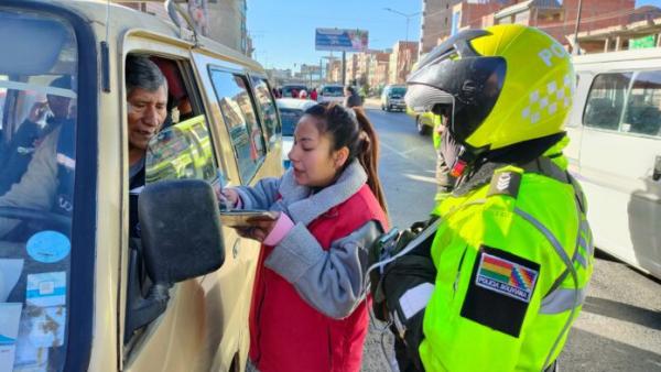 En casi siete meses decomisaron 350  placas de autos con deudas tributarias