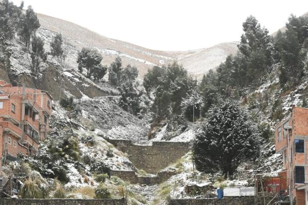 El frío se despidió con nevada  y se suspende horario de invierno