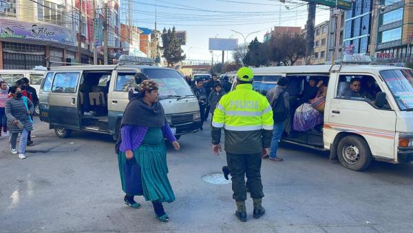 Choferes de El Alto descartan aplicar tarifa nocturna de Bs 2