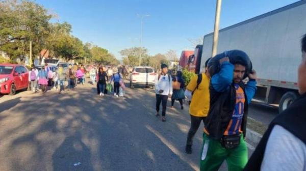 Municipio de Buena Vista radicaliza  el bloqueo en la vía a Cochabamba