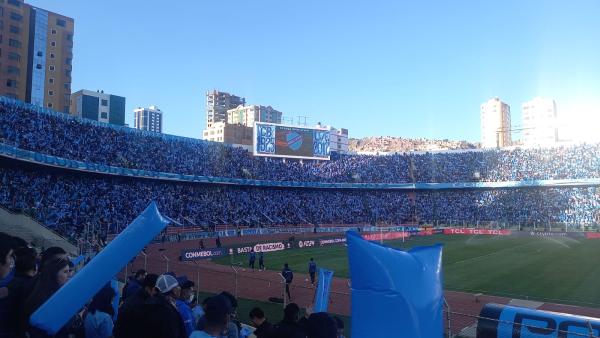 No cabe un alfiler en el estadio Siles que se pinta de celeste