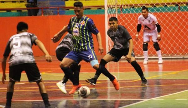 Campeón Fantasmas es puntero e invicto en la Liga Nacional