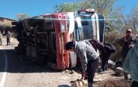 Vuelco de bus deja dos fallecidos en la carretera Potosí-Sucre