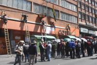 Trabajadores de Cotel se crucifican en demanda de nuevos proyectos