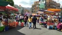 El comercio informal se instaló en calles y plazas