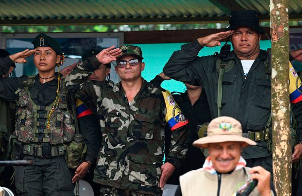 Gobierno de Colombia y las FARC  anuncian instalar mesa de diálogo