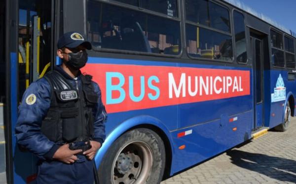 Instan a utilizar buses municipales que solo funcionarán de lunes a viernes