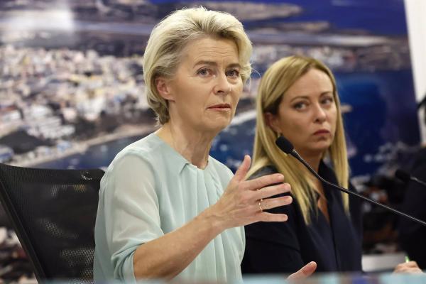 Von der Leyen presenta plan de acción desde Lampedusa