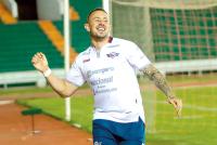 Wilstermann toma vuelo goleando