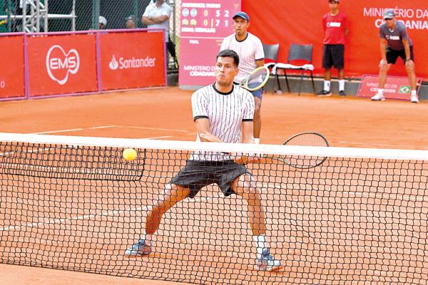 Zeballos y Arias pasan  a su sexta semifinal