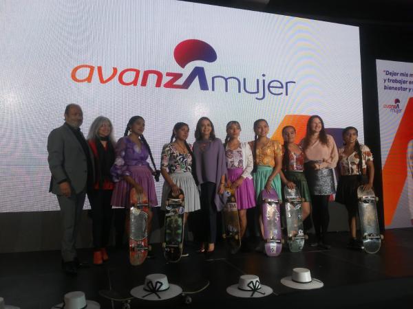 Inclusión financiera para mujeres se amplía  con programas implementados por bancos