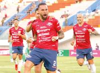 Wilstermann  somete a Royal Pari