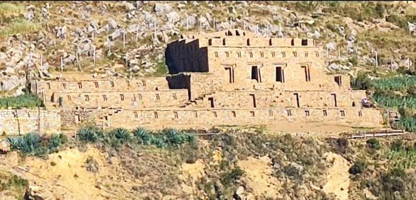 En isla del Sol cumplirán rituales milenarios en espera de las lluvias