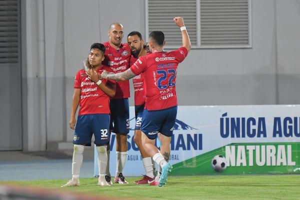 Wilstermann golea a Real Tomayapo