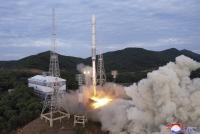 Corea del Norte lanza un  supuesto satélite espía