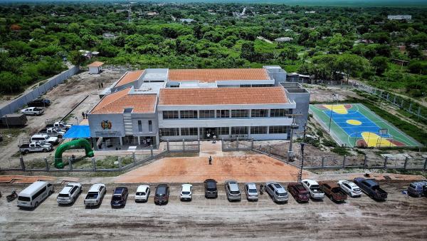 Entrega Estación Policial Integral en el municipio de Puerto Suárez