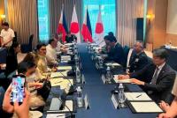 Japón y Filipinas firman pacto de defensa militar