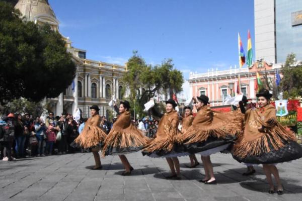 Autoridades rindieron homenaje a 215 años de Gesta Libertaria