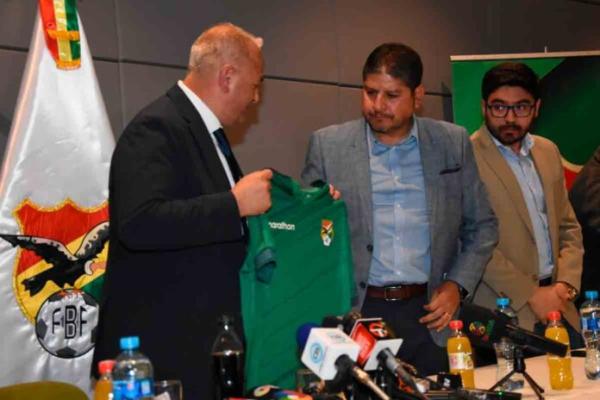 Oscar Villegas toma las riendas de la verde