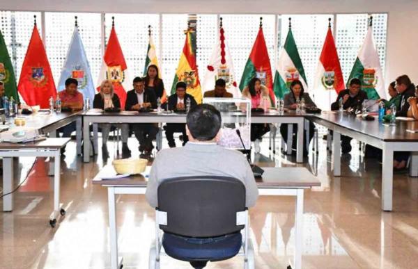 Empiezan exámenes  orales de candidatos