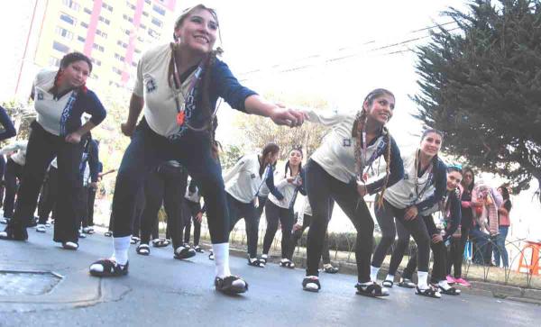 Universitarios derrochan  alegría y entusiasmo