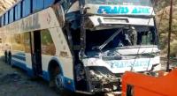 Accidente entre bus y camión deja heridos