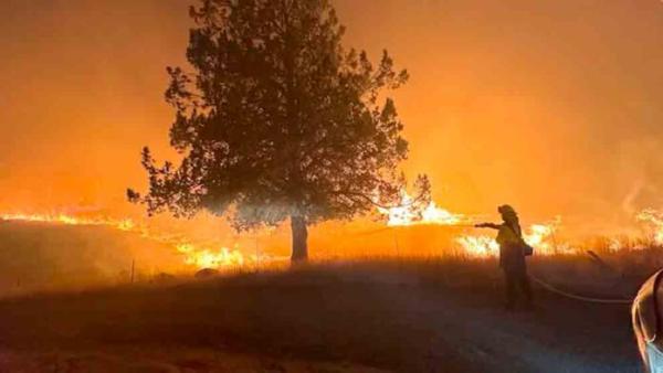 El incendio más grande de EEUU arrasa con más de 400.000 hectáreas forestales