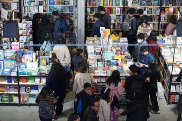 FIL La Paz cierra con presentaciones de libros, poesía, teatro y música