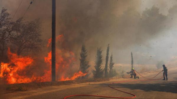 Incendio forestal en Atenas avanza y devastó más de 10.000 hectáreas