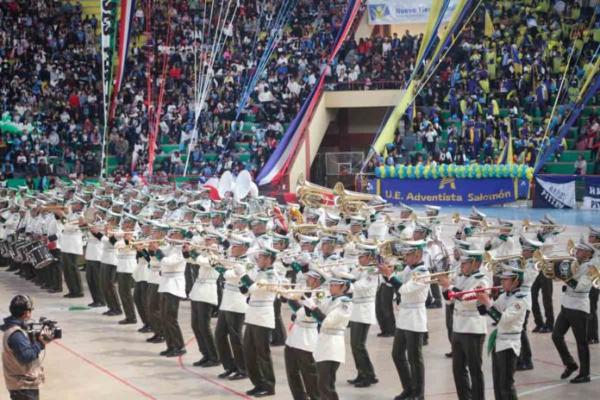 Encuentro de bandas brindaron  espectáculo inolvidable en El Alto