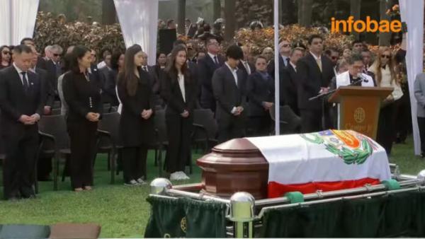 Restos de Fujimori descansan en cementerio de Huachipa