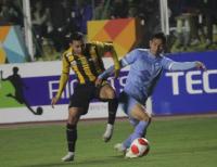 Bolívar sigue líder tras empate en el Clásico