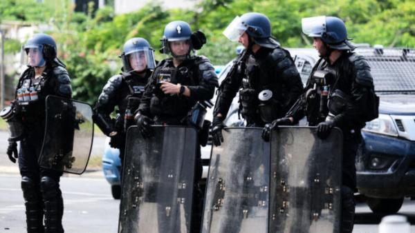 Fallecen 2 personas en operación policial en Nueva Caledonia