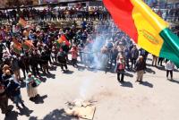 Marcha de evistas ataca con piedras a hace  explotar dinamita en plaza San Francisco