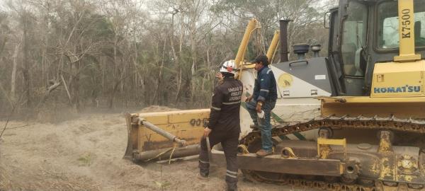 La dura realidad de los bomberos  voluntarios ante la crisis ambiental